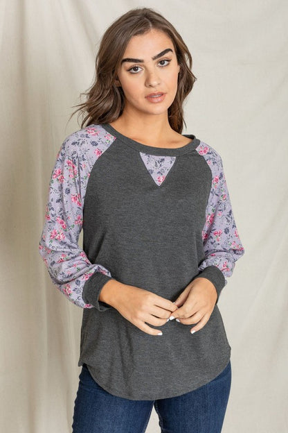 V-Stich Floral Raglan Sleeve