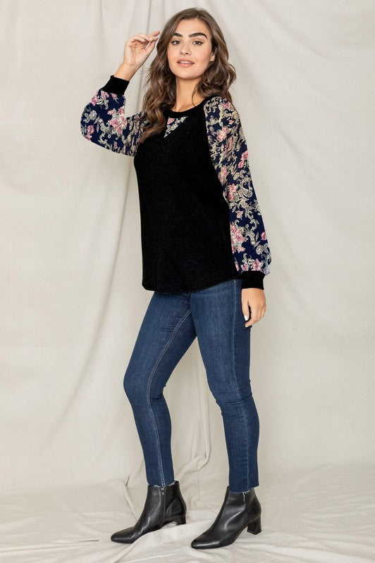 V-Stich Floral Raglan Sleeve