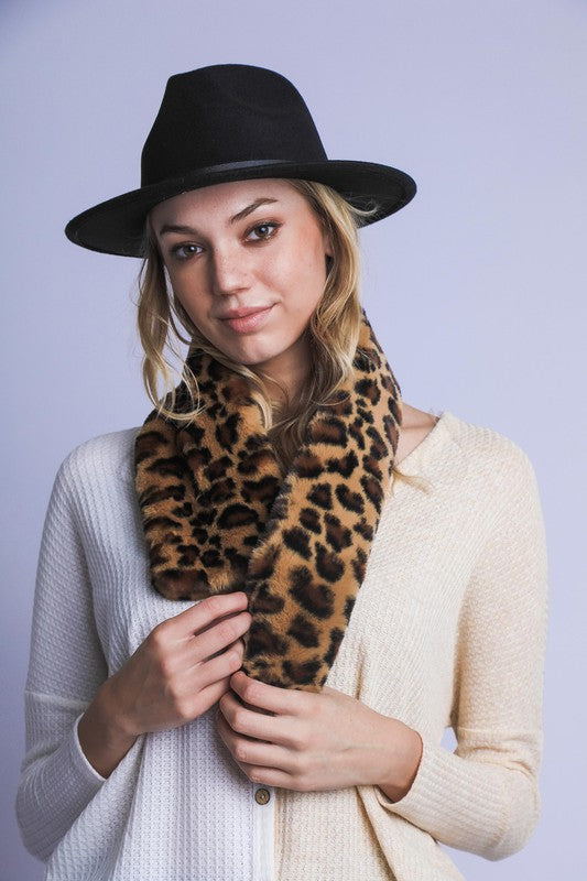 FAUX FUR LEOPARD SCARF