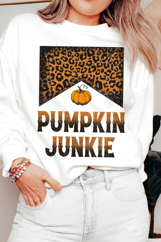 LEOPARD PUMPKIN JUNKIE GRAPHIC SWEATSHIRT