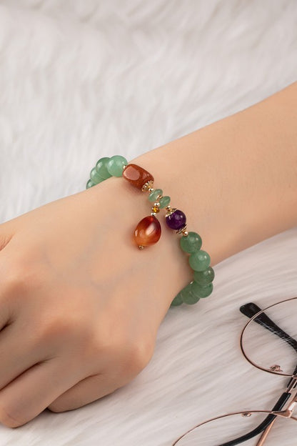 Stretch green agate bracelet red charm drop