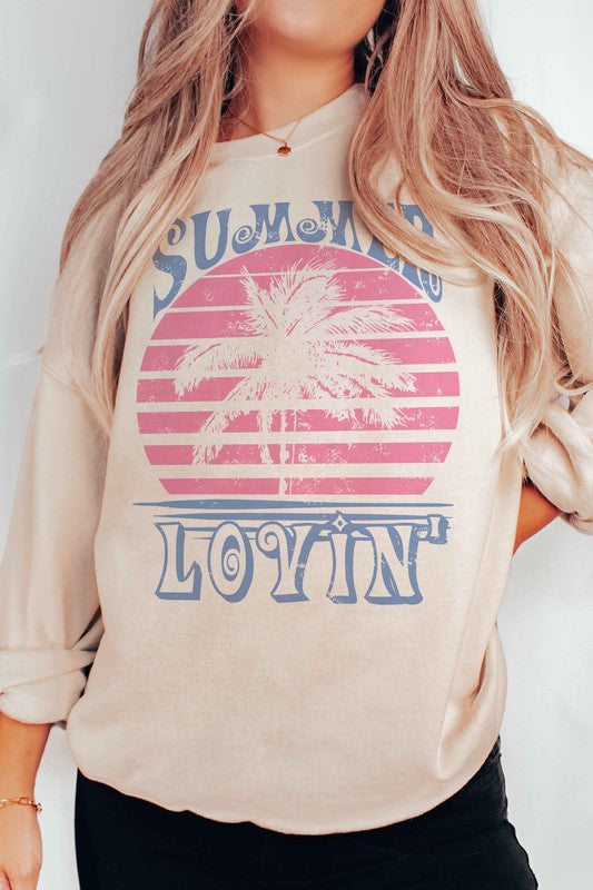 SUMMER LOVIN' GRAPHIC SWEATSHIRT