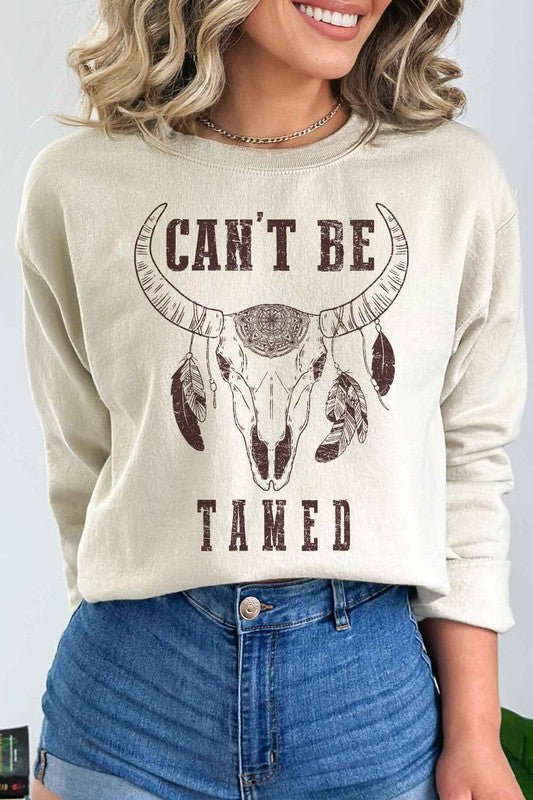 CANT BE TAMED CATTLE GRAPHIC SWEATSHIRT