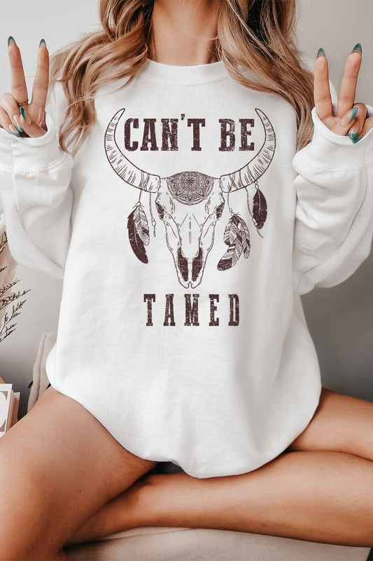 CANT BE TAMED CATTLE GRAPHIC SWEATSHIRT