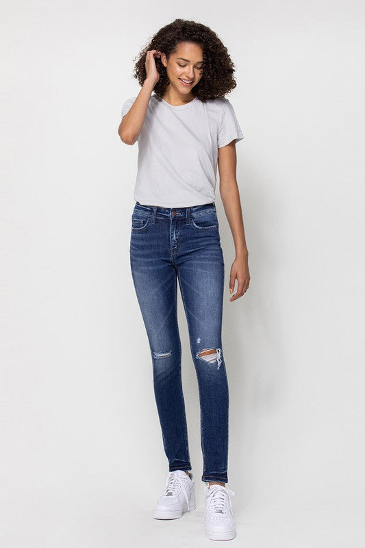 Mid Rise Ankle Skinny W/Distressed Hem