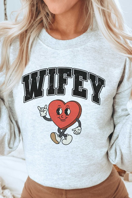 PLUS SIZE - WIFEY HEART Graphic Sweatshirt