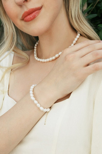 Mid-sized natural pearl bracelet, necklace set