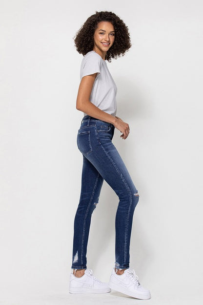 Mid Rise Ankle Skinny W/Distressed Hem