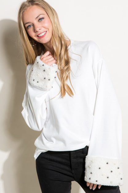 FAUX FUR PEARLS SWEATSHIRT