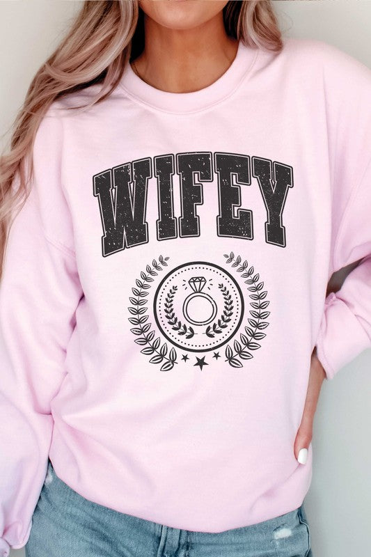 PLUS SIZE - WIFEY WREATH Graphic Sweatshirt